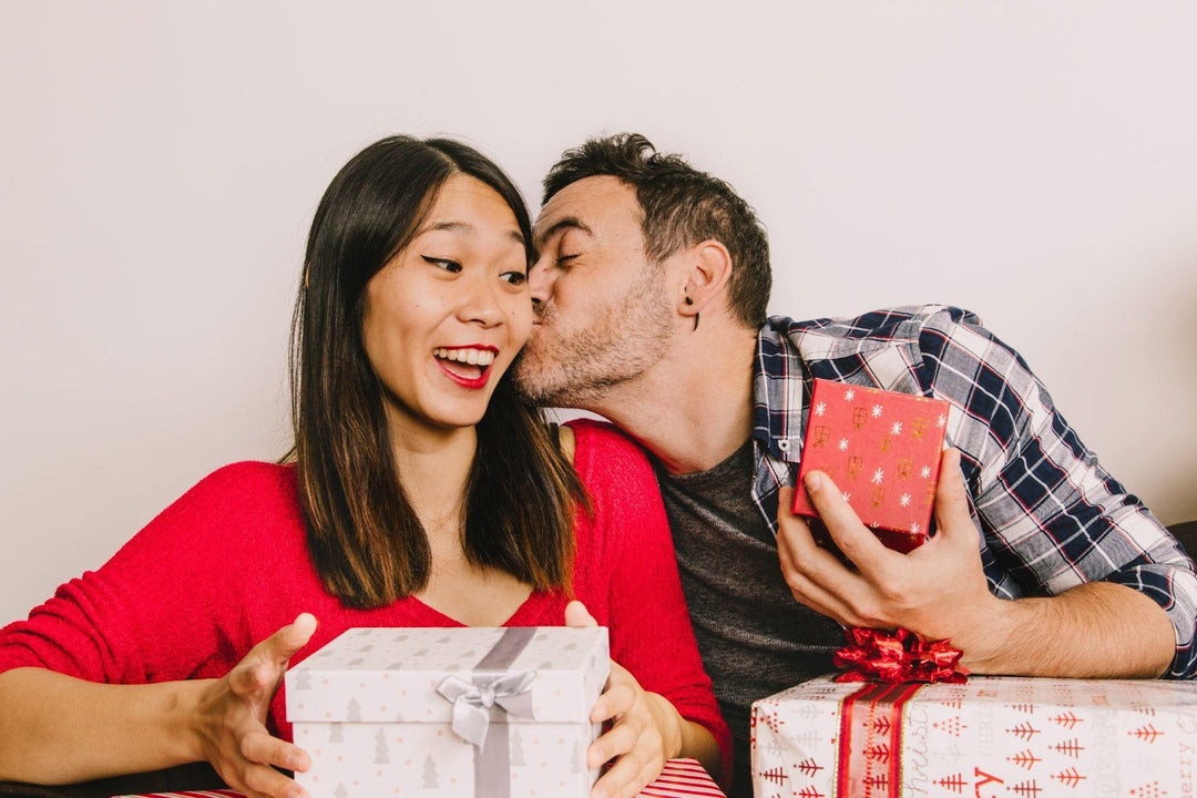 14 Anniversary Gift Ideas in Singapore: Thoughtful Ways to Say “I Love You”