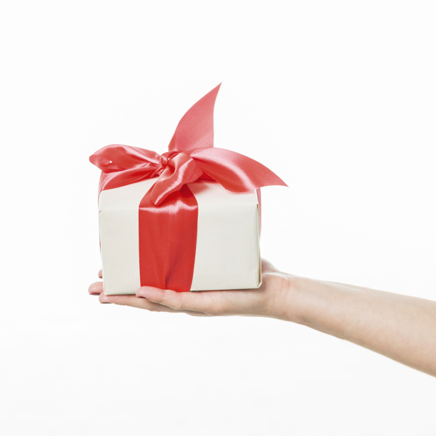Why it’s best to give customized gifts to your loved ones - THEIMPRINT